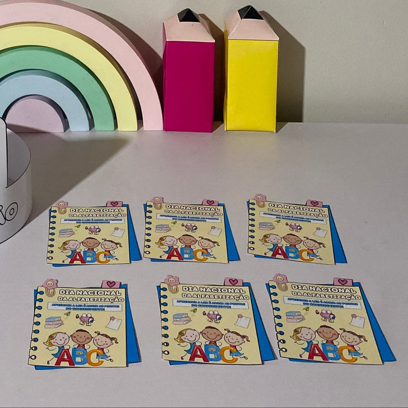 Dia Nacional da Alfabetização – Material Completo (Painel, Porta Bis e Coroa personalizada)