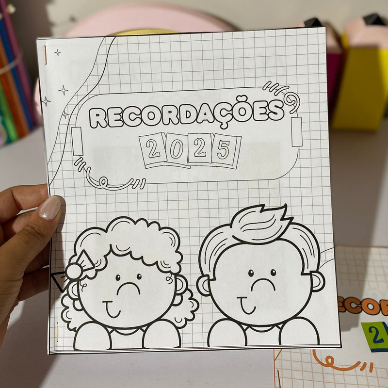 Livro de Recordações 2025 – Uma lembrança para guardar no coração! 5 páginas temáticas + coroa..