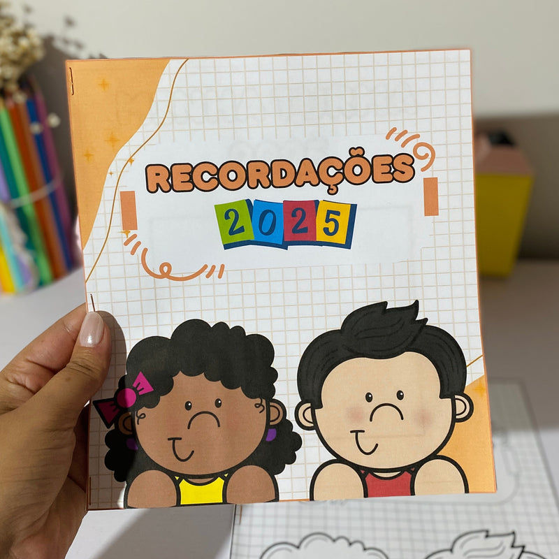 Livro de Recordações 2025 – Uma lembrança para guardar no coração! 5 páginas temáticas + coroa..