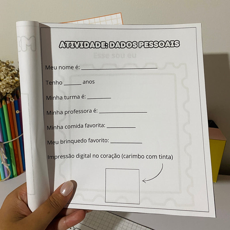 Livro de Recordações 2025 – Uma lembrança para guardar no coração! 5 páginas temáticas + coroa..