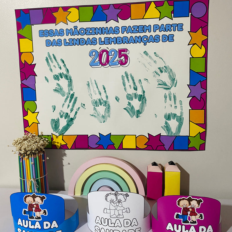 Painel “Carimbo das Mãozinhas – Aula da Saudade”