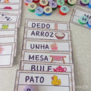 Alfabeto nas tampinhas! Atividade super divertida, dinâmica, interativa e sensorial! 26 letras e 21 cards